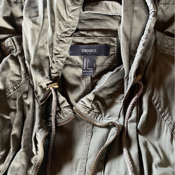 Forever 21 Light, adjustable jacket - Picture 3 of 4